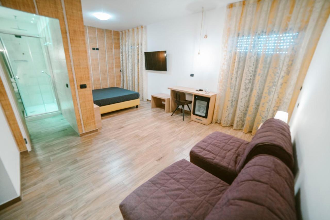Hotel Continental San Benedetto del Tronto Exterior photo