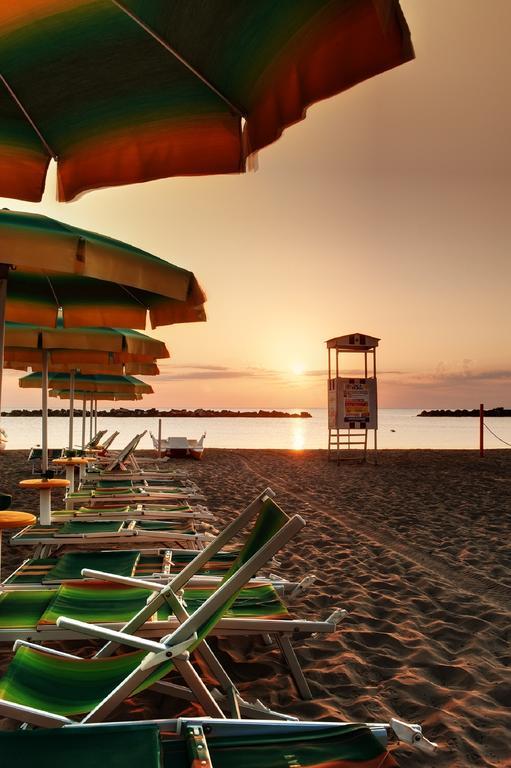 Hotel Continental San Benedetto del Tronto Exterior photo