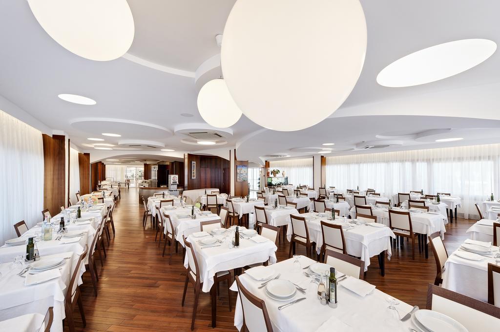 Hotel Continental San Benedetto del Tronto Exterior photo