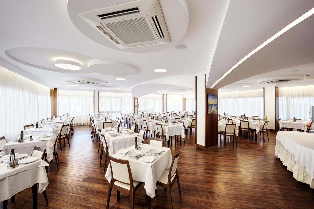 Hotel Continental San Benedetto del Tronto Exterior photo